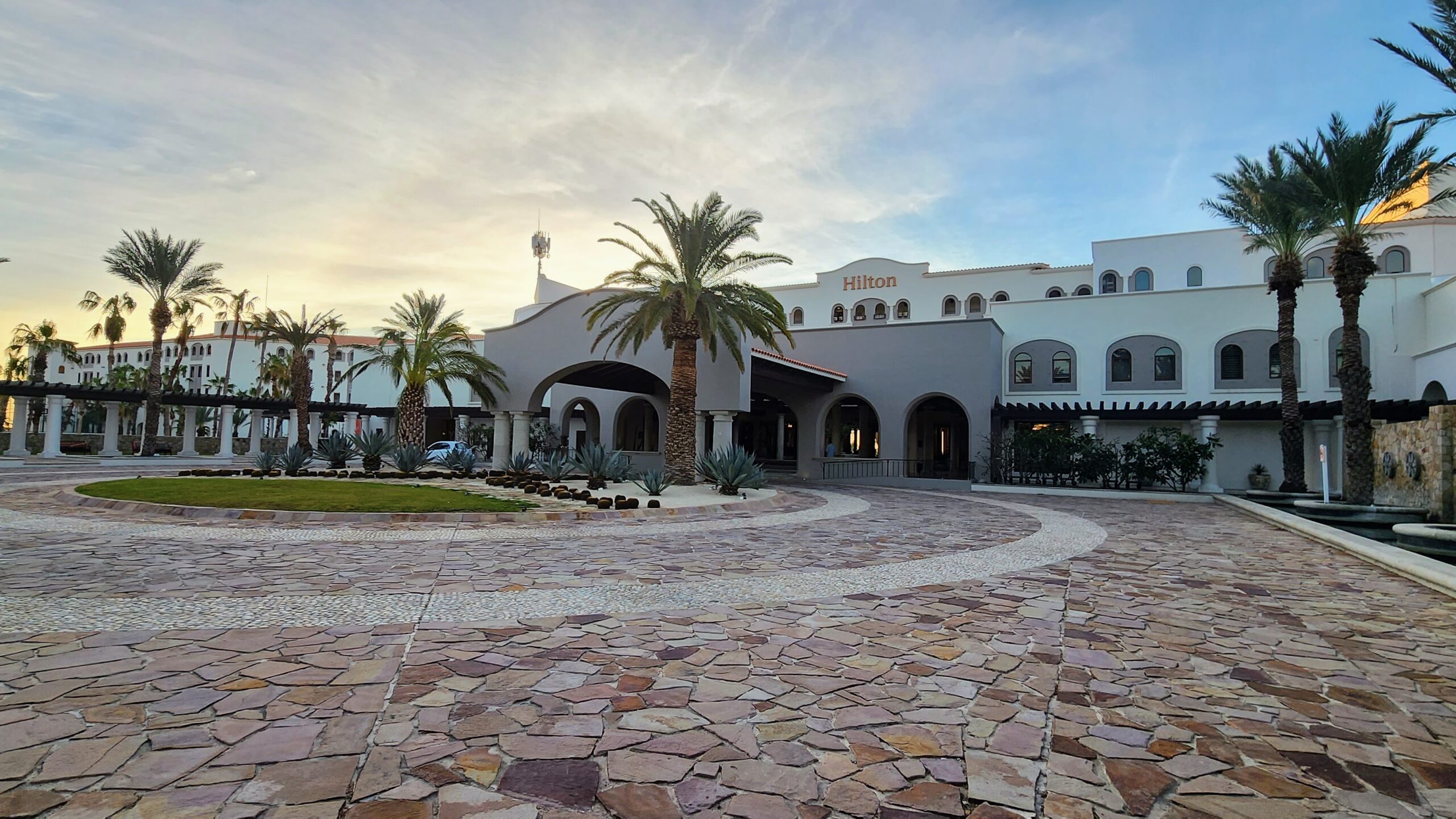 Hilton Los Cabos Front Entrance